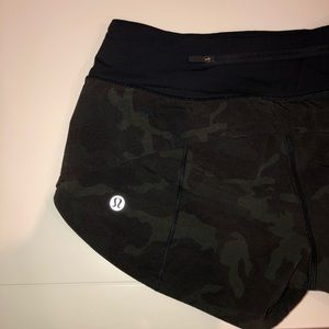 size 2 camo lululemon short